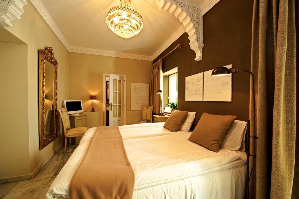 The Town House (Adults Only) Ξενοδοχείο Μαρμπέλλα Δωμάτιο φωτογραφία