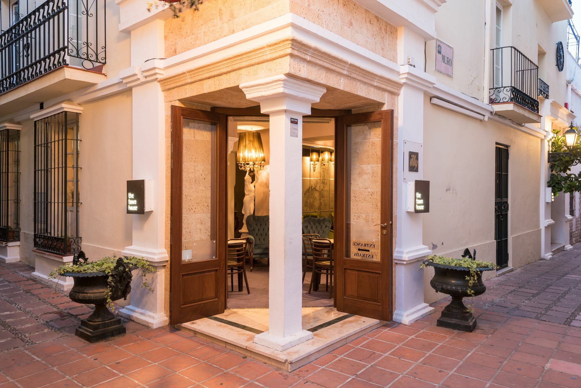 The Town House (Adults Only) Ξενοδοχείο Μαρμπέλλα Εξωτερικό φωτογραφία