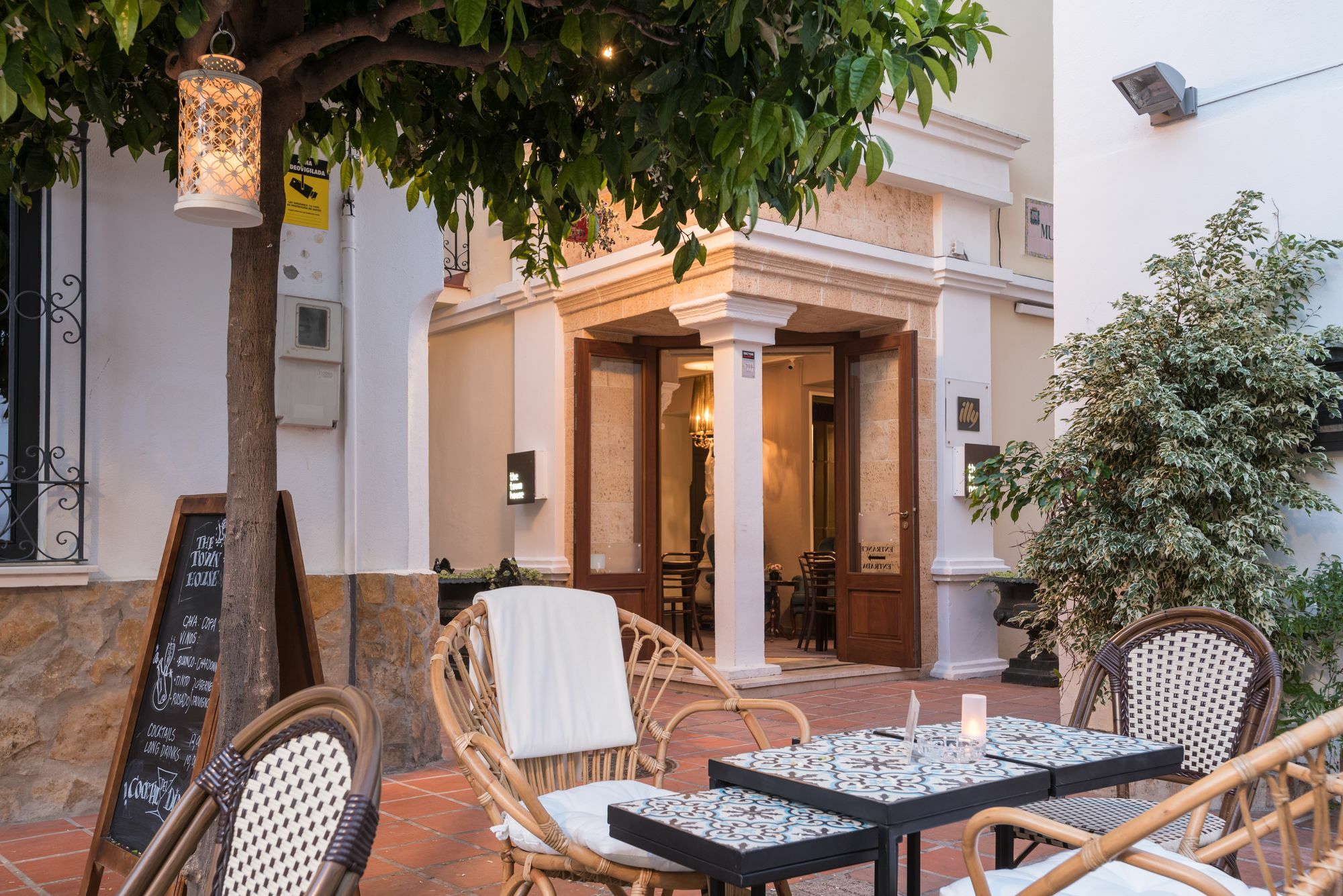 The Town House (Adults Only) Ξενοδοχείο Μαρμπέλλα Εξωτερικό φωτογραφία