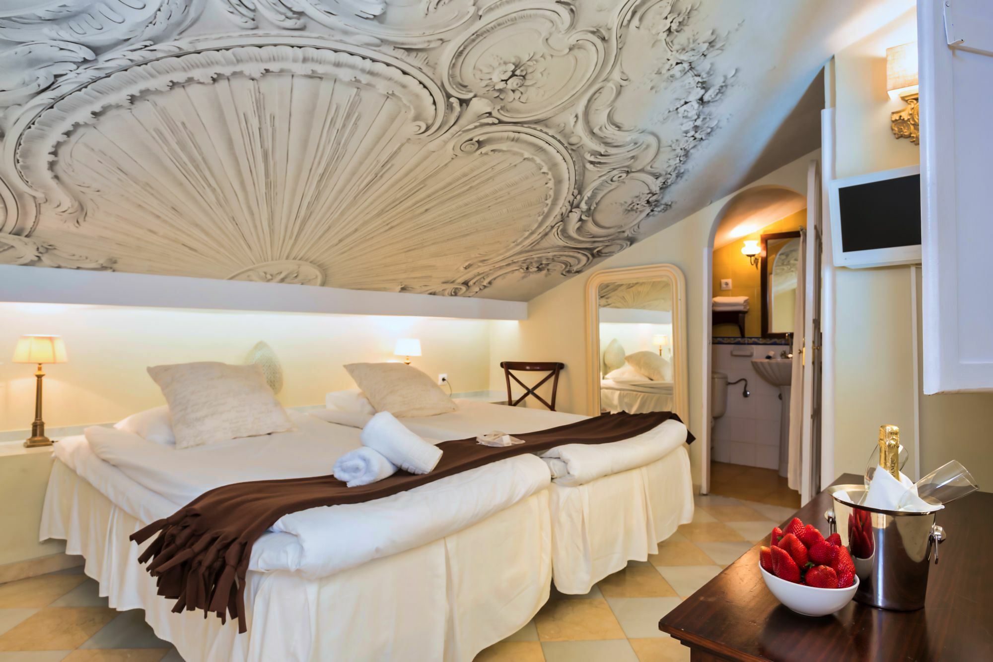 The Town House (Adults Only) Ξενοδοχείο Μαρμπέλλα Εξωτερικό φωτογραφία
